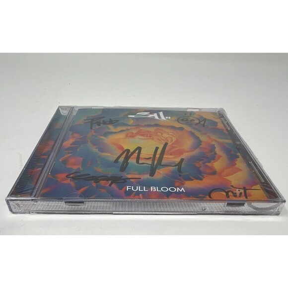 311 Full Bloom CD with SIGNED Autographed Booklet Brand New - Picture 2 of 7